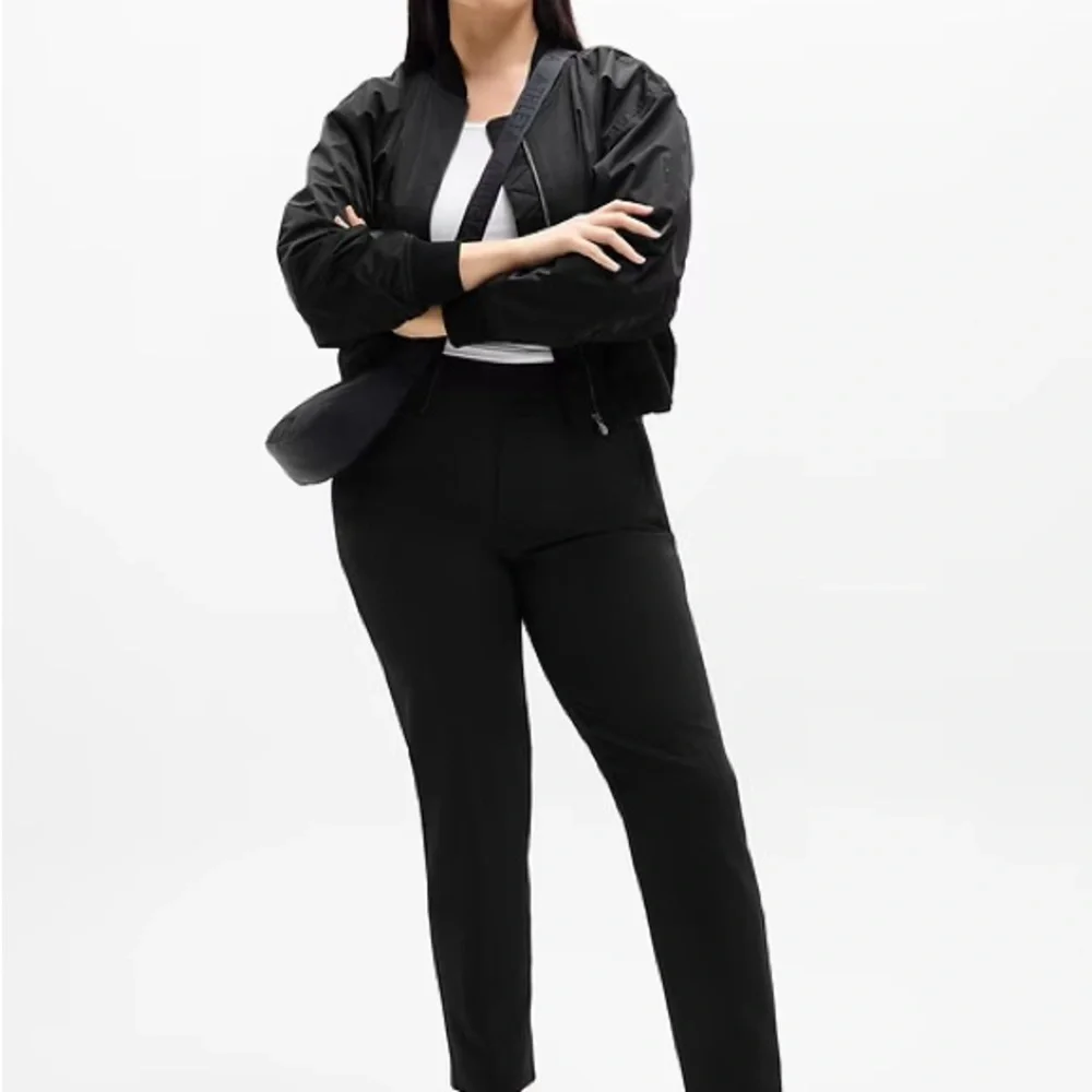 Athleta Endless High Rise Pant, Black, size 10 - Picture 5 of 9